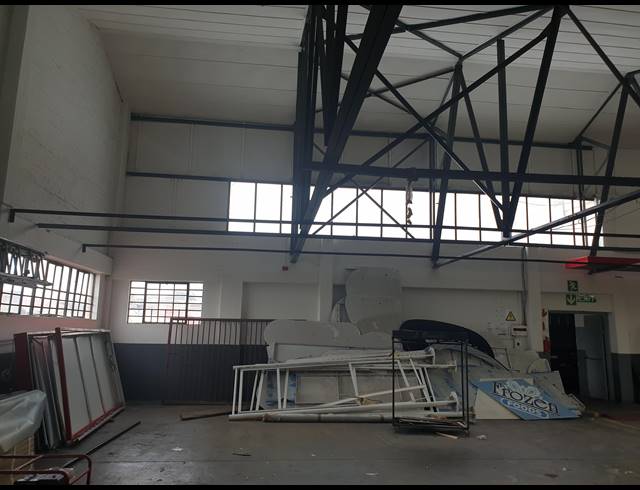 1,427M² WORKSHOP TO LET IN SALT RIVER
